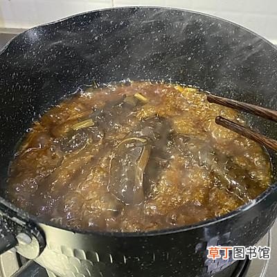 家常版葱烧海参简单易学好上手 如何做葱烧海参