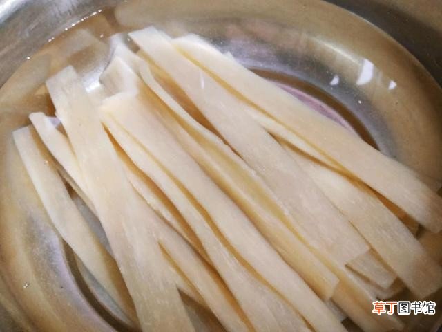 家庭版鱼头炖豆腐自制简单更丰盛 鱼头炖豆腐的家常做法