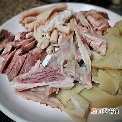 羊肉汤锅汤美味又暖胃 汤锅的推荐及做法