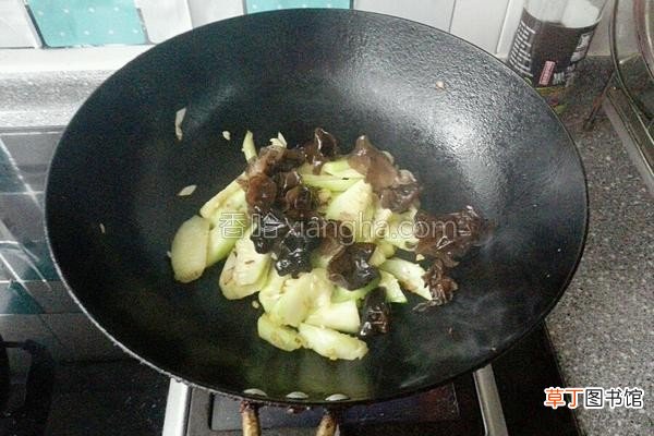 丝瓜炒鸡蛋这样做简易又好吃 丝瓜炒蛋的家常做法
