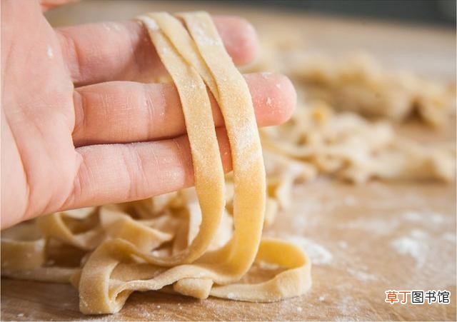 6种让人吃上瘾的鸡蛋饼做法 鸡蛋饼的做法大全