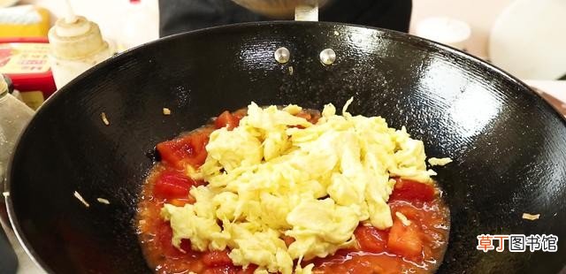 西红柿炒鸡蛋好吃关键就在这两步 西红柿炒鸡蛋最佳做法