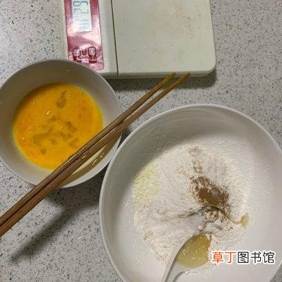 这道养生茯苓淮山药蜂蜜饼好吃又祛湿 怎样做茯苓饼好吃