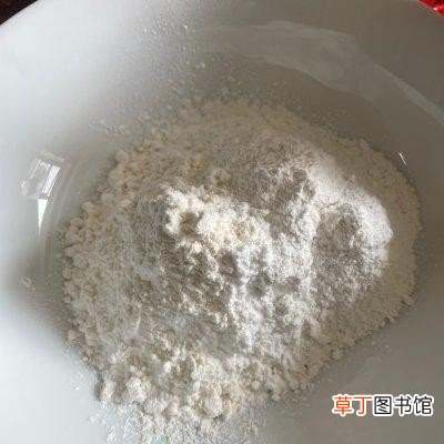奶黄馅冰皮月饼五分钟就能上桌的美食 冰皮奶黄月饼的做法