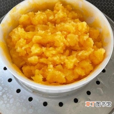 奶黄馅冰皮月饼五分钟就能上桌的美食 冰皮奶黄月饼的做法