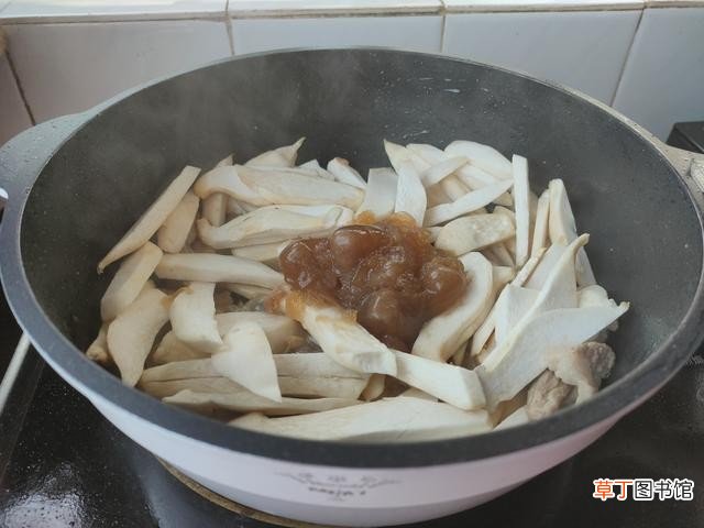 家常鸡腿菇炒肉营养美味 鸡腿菇的做法大全