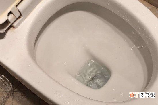 马桶堵了没有皮搋子怎么办