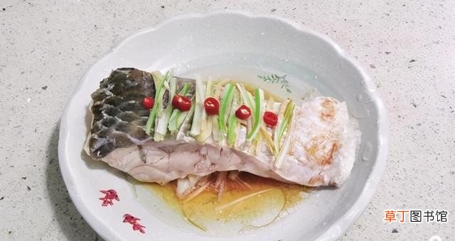 在家做清蒸草鱼只需加点它 清蒸草鱼的家常做法