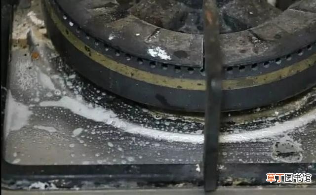 燃气灶的点火针一直响怎么办 煤气灶点火针一直响是为什么