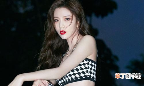 宋妍霏害怕爸爸太快变老哭了,深扒背景妥妥的白富美