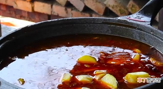 大厨教你土豆烧排骨的经典做法 土豆烧排骨的家常做法