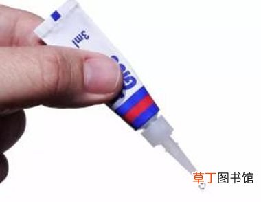怎么除502胶小窍门 12岁男孩被托管班同学浇502胶水