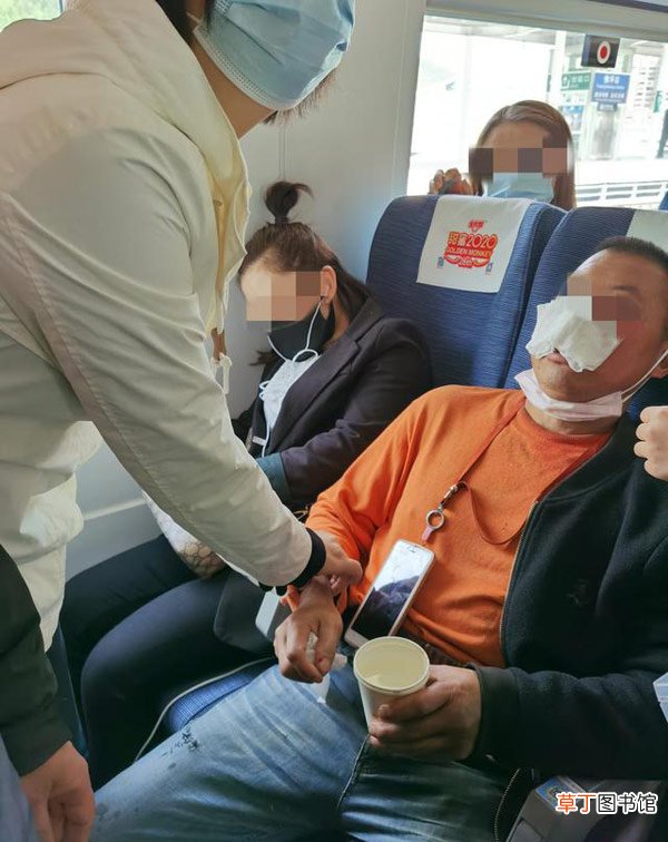 高铁上发病怎么办 动车乘客突发疾病遇上55名医生