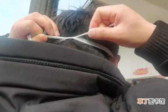 系绳子的口罩怎么戴