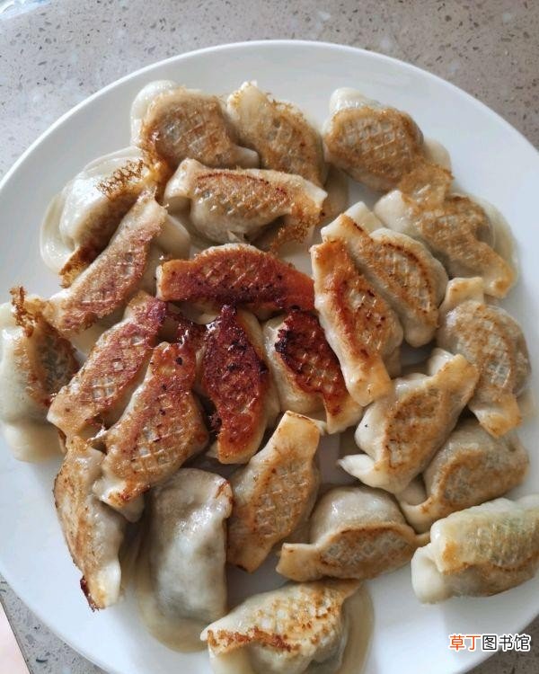 冻饺子怎样做锅贴 怎样做锅贴饺子又脆又焦黄