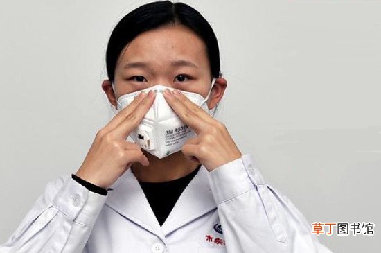 正确戴口罩的六个步骤