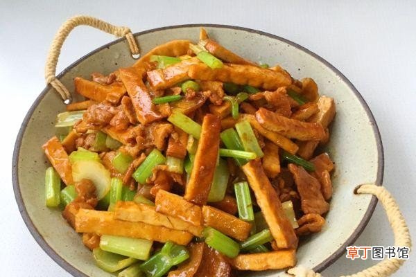 芹菜香干肉丝怎么做好吃又简单 芹菜香干肉丝的做法