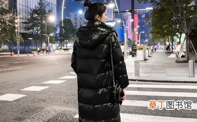 中长款羽绒服充绒量105克薄吗