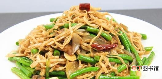 豆角闷面怎么做好吃又简单 豆角闷面的做法家常