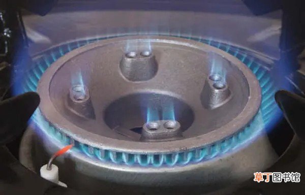 煤气灶没哒声打不着火怎么办 燃气灶点火没有哒哒声的原因