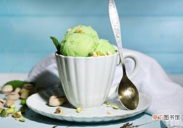 在家做抹茶冰激凌的简单方法 抹茶冰激凌的配方大全