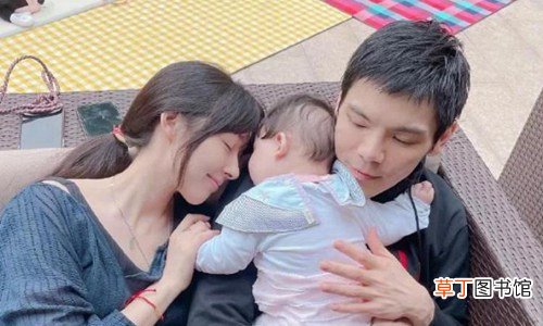 郭碧婷产后复工状态好,身材苗条自爆是晒娃狂魔