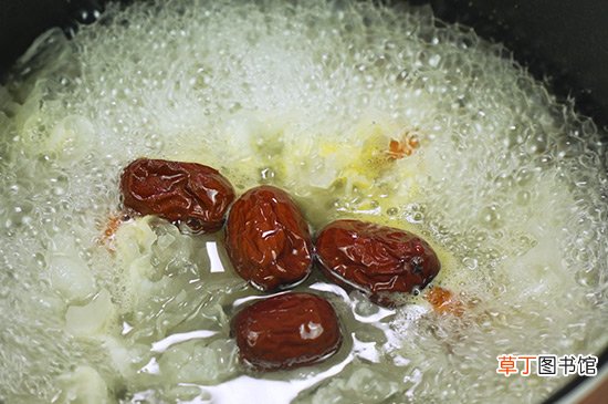 银耳莲子羹的做法