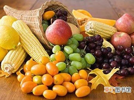 光靠洗头没用三类食物去除头皮屑