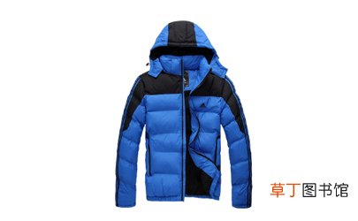 羽绒服味道大用清水洗一下可以吗