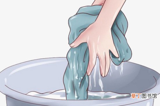 草莓水弄到衣服上怎么办