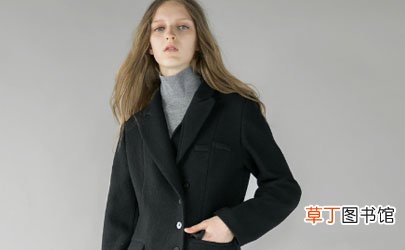新买的澳毛大衣有味道正常吗