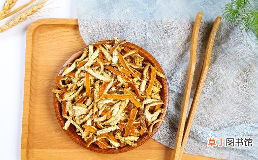 吃橘子别扔皮能预防晕车 橘皮制作的美味佳肴推荐