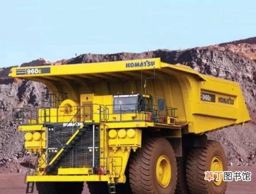一个轮胎高4米 全球最大的矿山车,卡特彼勒797高7米/长14米