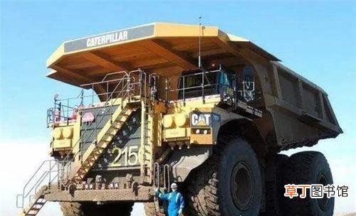 一个轮胎高4米 全球最大的矿山车,卡特彼勒797高7米/长14米