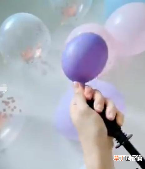 TVB视帝再传婚变！女儿过生日他不见人影，老婆一人忙前忙后