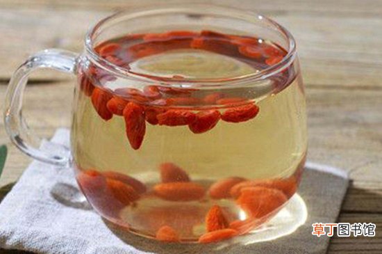 蜂蜜可以和枸杞一起泡水喝吗