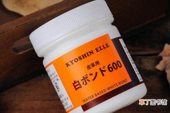 速干胶水弄到手上怎么办