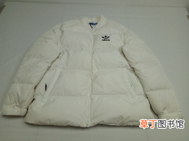白色羽绒服发黄怎么洗白-家庭须知