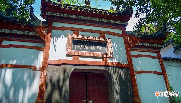 诸葛亮借东风的故事 诸葛亮借东风的故事是什么