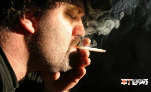吸烟导致皮肤干燥加剧皱纹出现 7种方法帮你尽早戒烟