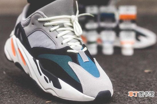 yeezy700怎么才能反光