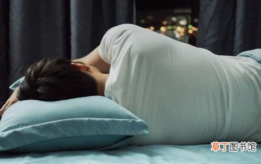 周末补眠要小心的危害 睡懒觉可影响肌肉的兴奋性