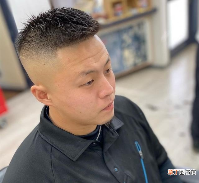 男生该怎么选择发型 胖脸男生短发发型
