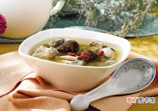 食疗丰胸药膳：回耆鸡汤