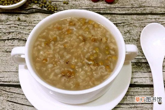 螃蟹和绿豆粥可以一起吃吗
