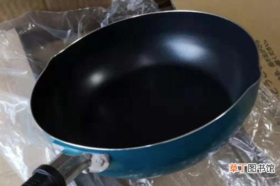 不粘锅涂层烧黑焦了还能用吗