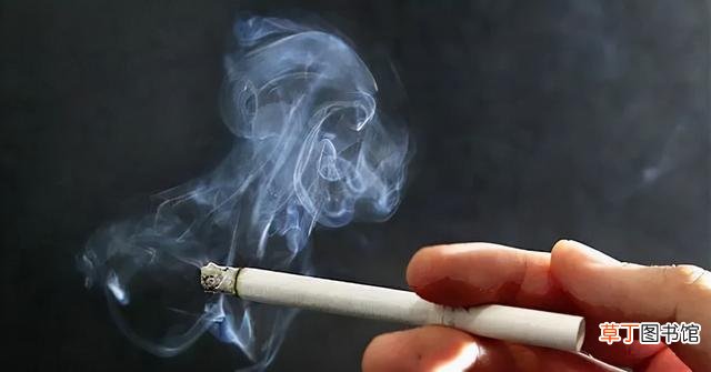 长期抽烟等于慢性自杀 香烟的危害有多大有哪些危害