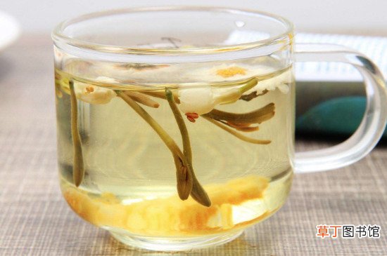 金银花泡出来的水是绿色的能喝吗?