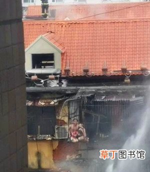 广州夫妻抱娃以身挡火,母亲被烧死父亲和孩子还在抢救中