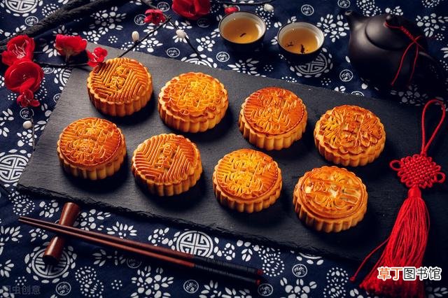 月饼的来历 中秋节吃的月饼是怎样来的